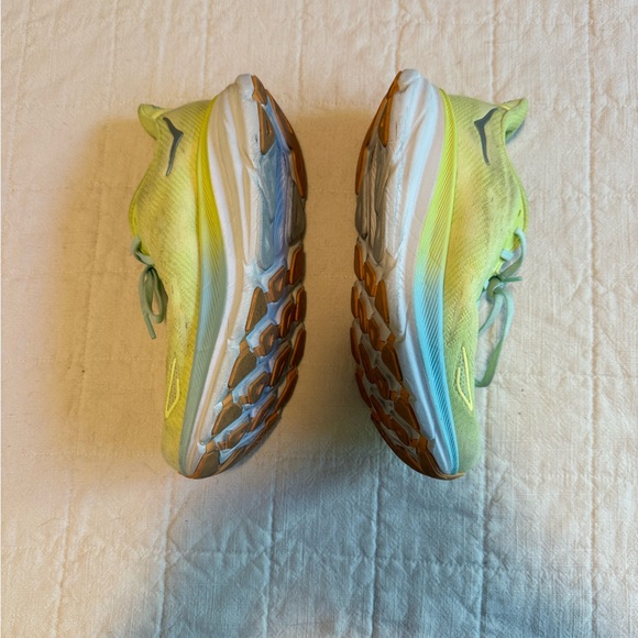 Hoka Clifton 9 Citrus Shoes - Picture 3 of 7